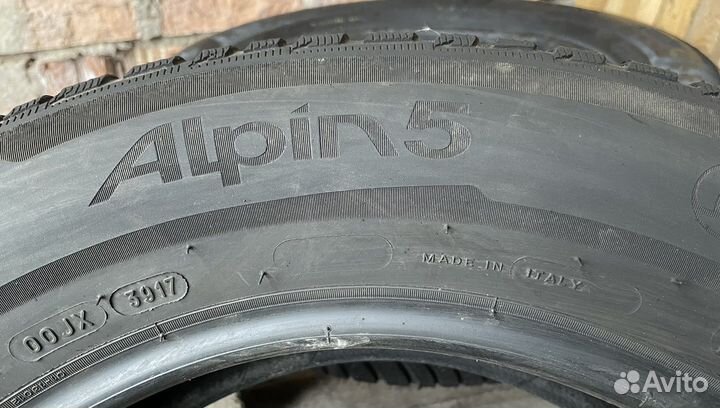 Michelin Alpin 5 215/65 R17