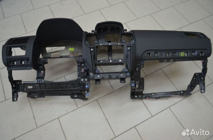 Торпедо панель приборов Opel Zafira