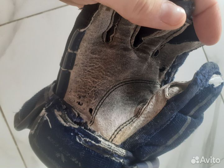 Краги хоккейные 9