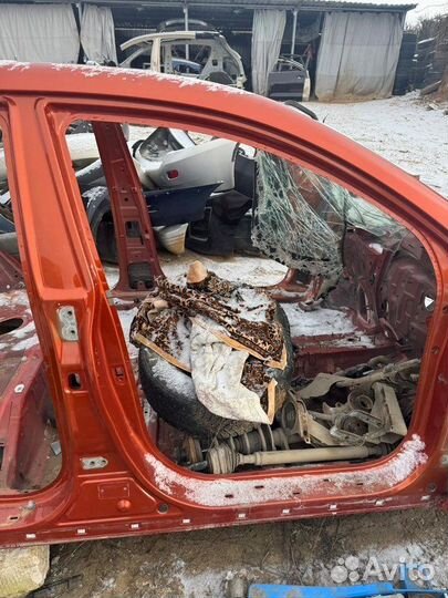 Центральная стойка кузова правая Kia Sportage 3 SL