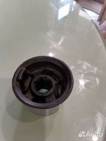 Сайлентблок переднего рычага задний golf 6