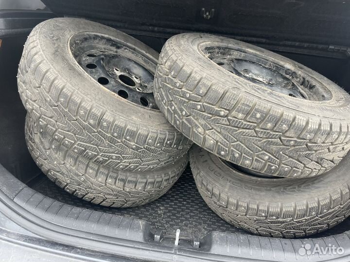 R14 Nokian Tyres Hakkapeliitta 7 175/65, PCD 4x98 DIA 10