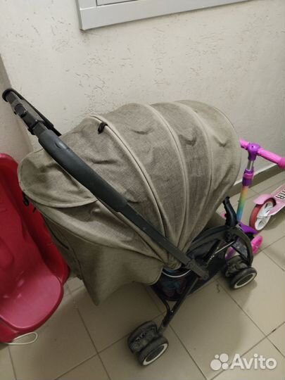 Прогулочная коляска