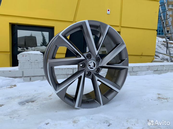 Диски R18 Vega на Skoda Octavia