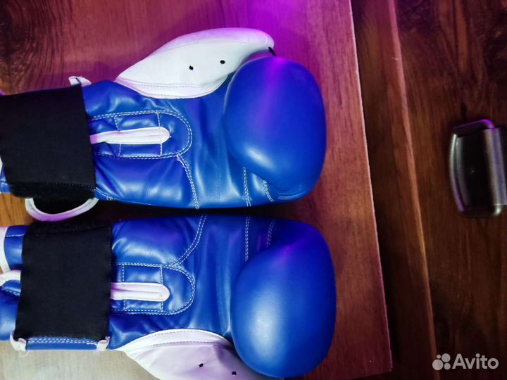 Боксерские перчатки