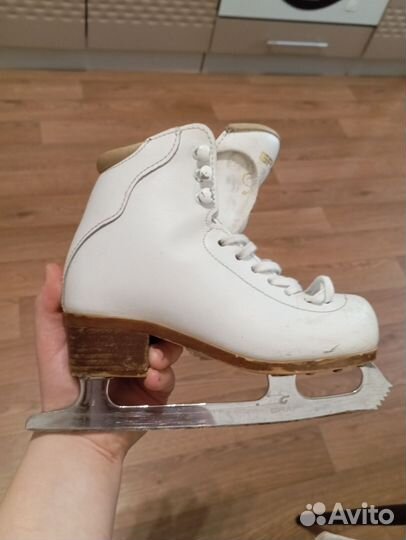 Коньки фигурные 31 размер graf