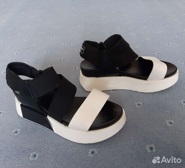 Босоножки сандалии Taccardi 39 р