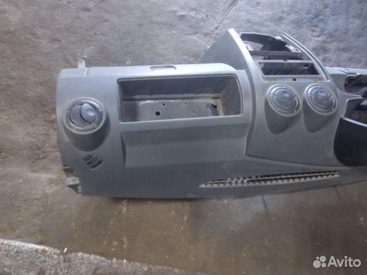 Торпеда Renault Logan