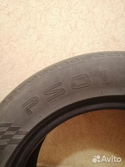 Presa PS01 215/60 R16 95V