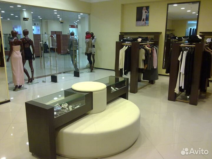 Торговое оборудование для магазина верхней одежды