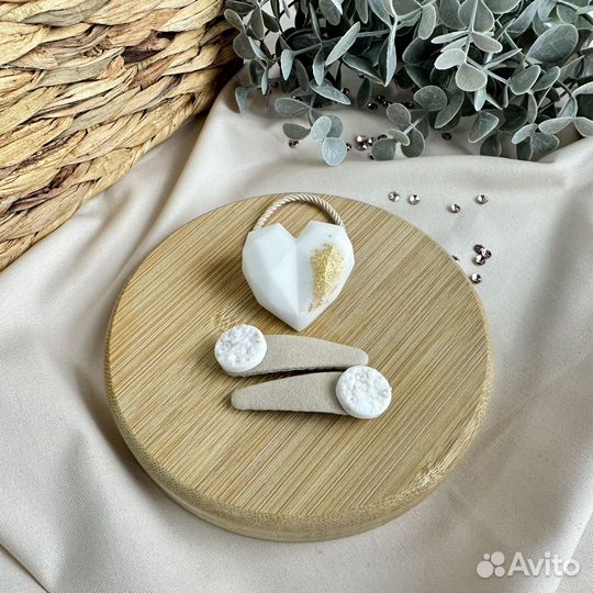 Набор заколок и резинка для волос