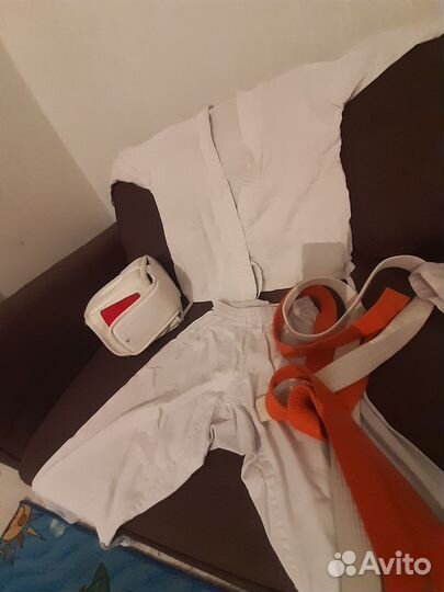 Кимоно для каратэ детское . Один на 8 и на 10 лет