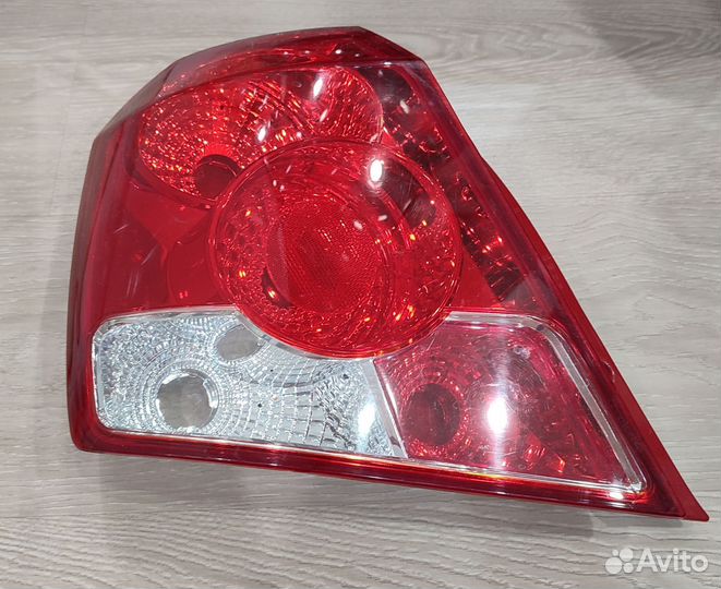 Фонарь задний левый chevrolet aveo t200