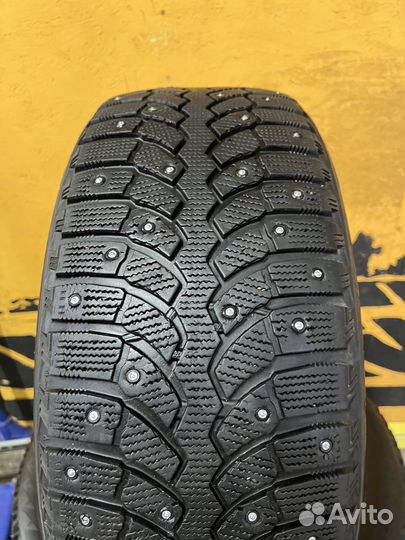 Bridgestone Blizzak Spike-01 215/50 R17