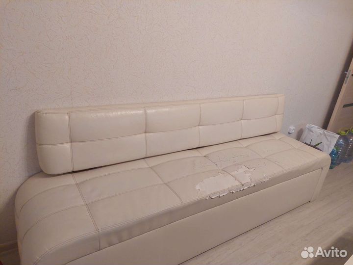 Кожаный диван бу