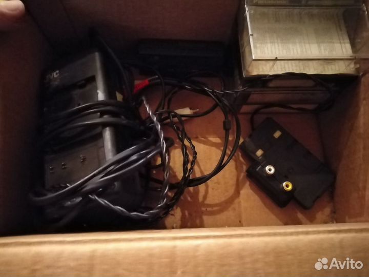 Видеокамера Compact VHS JVC