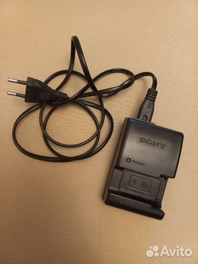 Зарядное устройство Sony для аккумуляторов NP-FW50