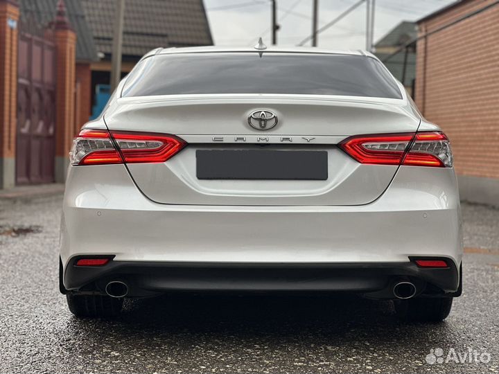 Toyota Camry, 2018