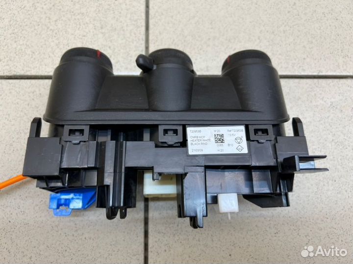 Блок управления отопителем Renault Duster пробег