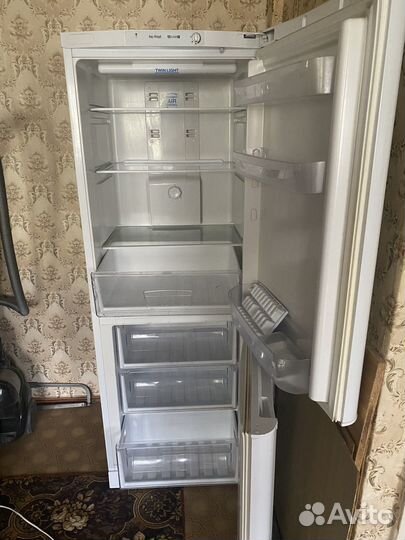 Холодильник Indesit б/у