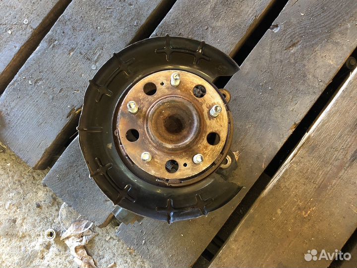 Кулак задний левый 2WD Kia Sportage III. IX35