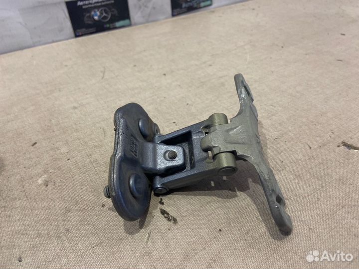 Петля двери задняя левая Bmw 120 E87 N46B20B 2007