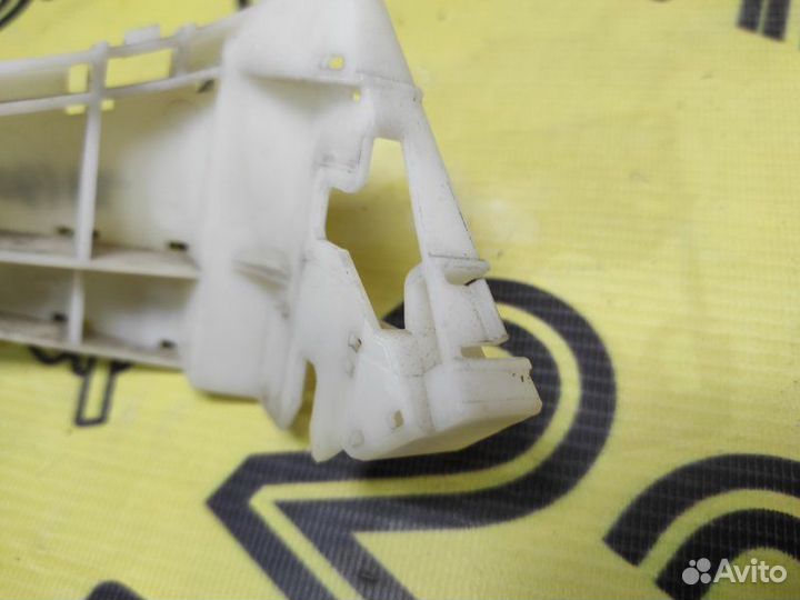 Крепление бампера заднее левое Subaru Forester SH5