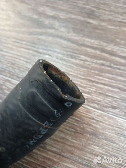 Патрубок радиатора Хендай Туксон 1 D4EA 2,0