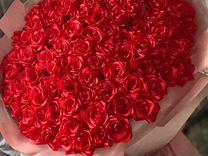 Букеты из 25, 51, 101 розы из атласных лент