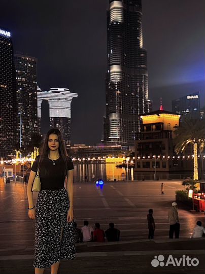 Официантка, официант на банкет