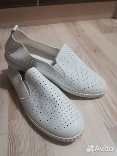 Слипоны женские