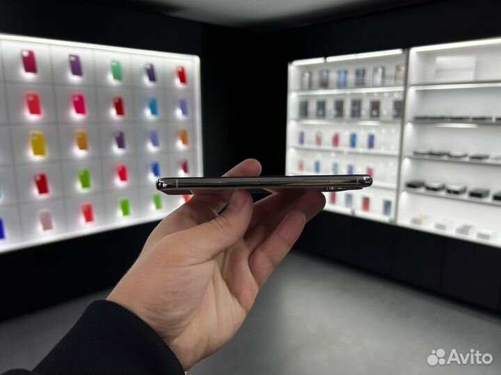 iPhone Xs, 64 ГБ