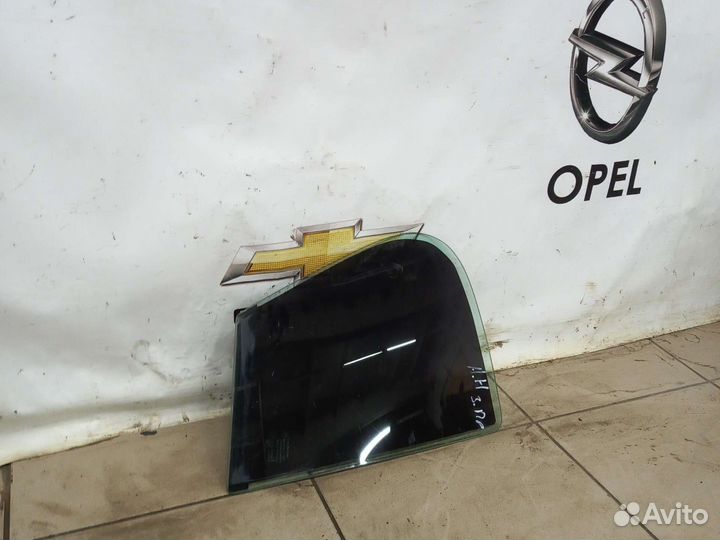 Форточка задняя правая Опель Астра Н
