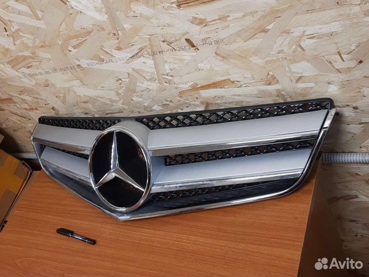 Решетка радиатора Мерседес 207 A2078800283