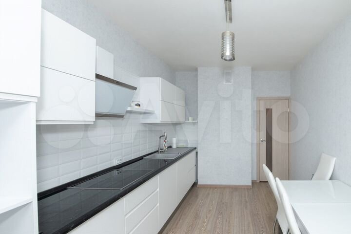 3-к. квартира, 90 м², 4/25 эт.