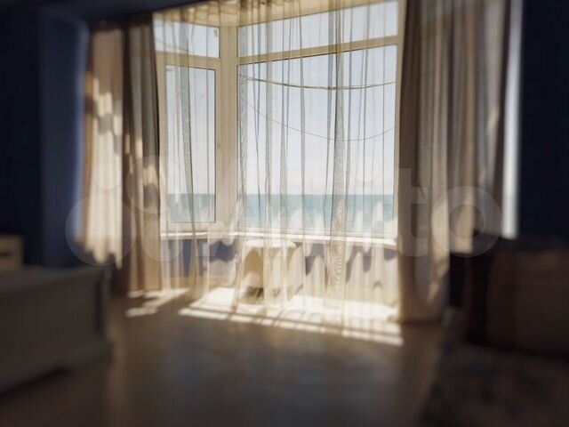 Комната 100 м² в 3-к., 1/2 эт.