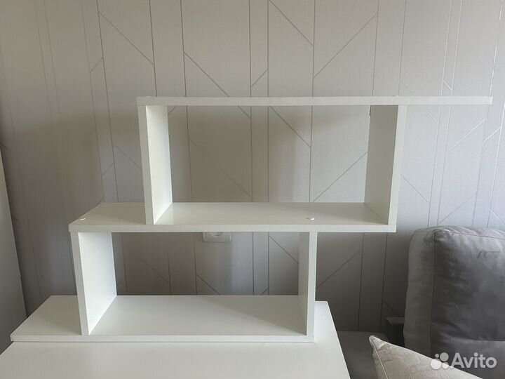 Стол и полка