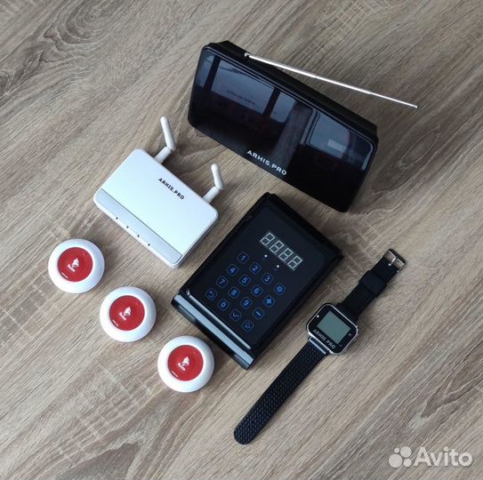 Кнопка вызова официанта с часами, табло, усилитель