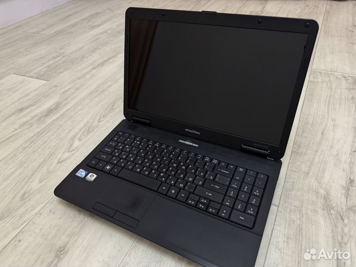 Ноутбук eMachines E727
