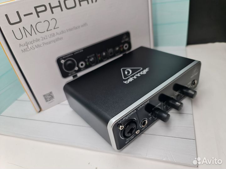 Звуковая карта (аудиоинтерфейс) Behringer UMC22