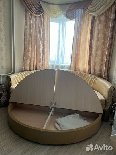 Диван круглый