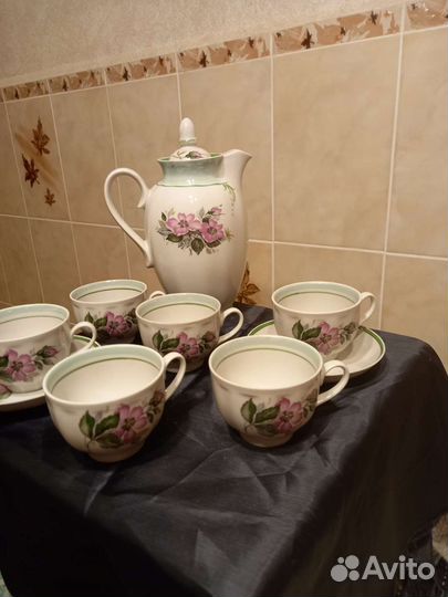Винтаж.Сервизы- чайный и кофейные СССР