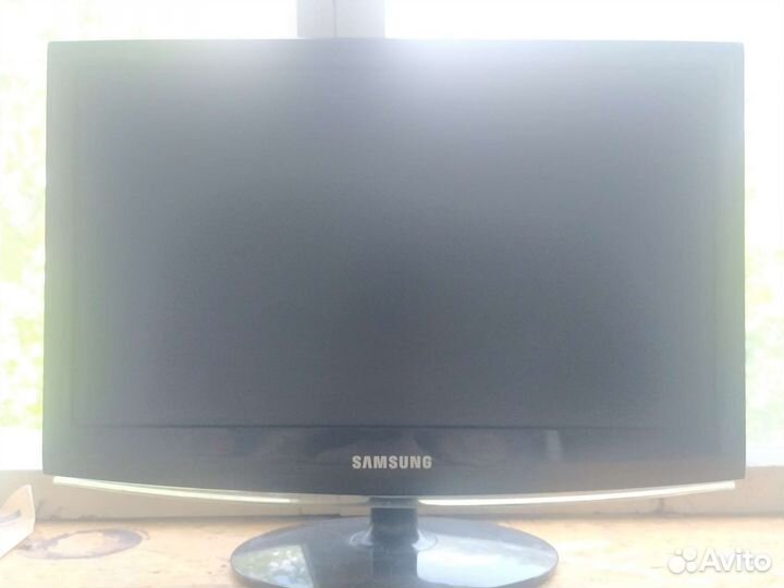 Монитор Samsung