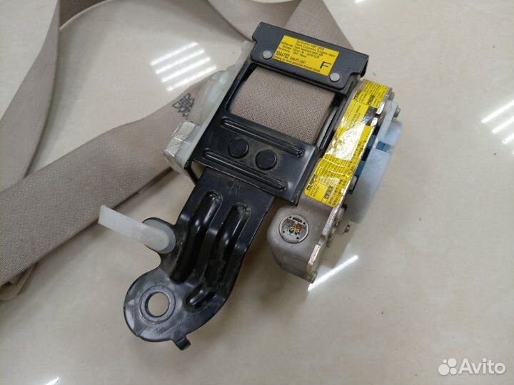 Ремень безопасности задний правый Lexus Ls460