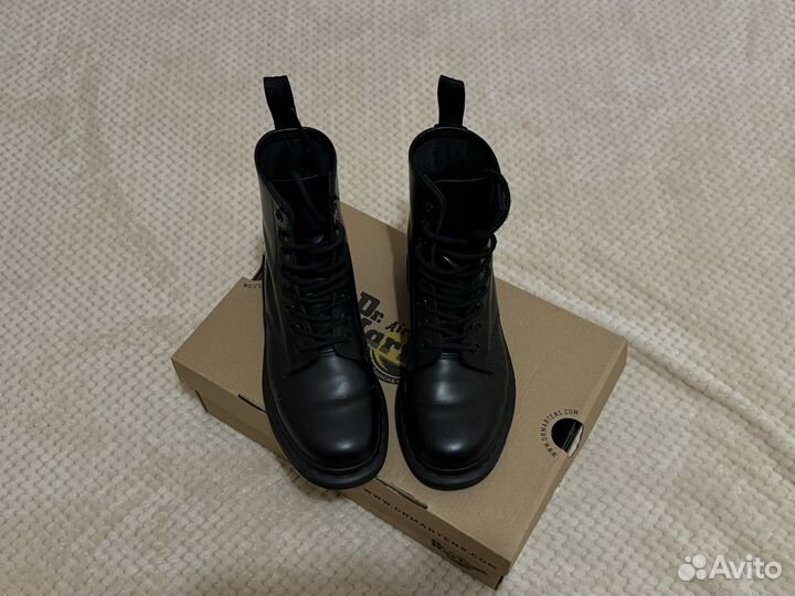 Dr martens mono black