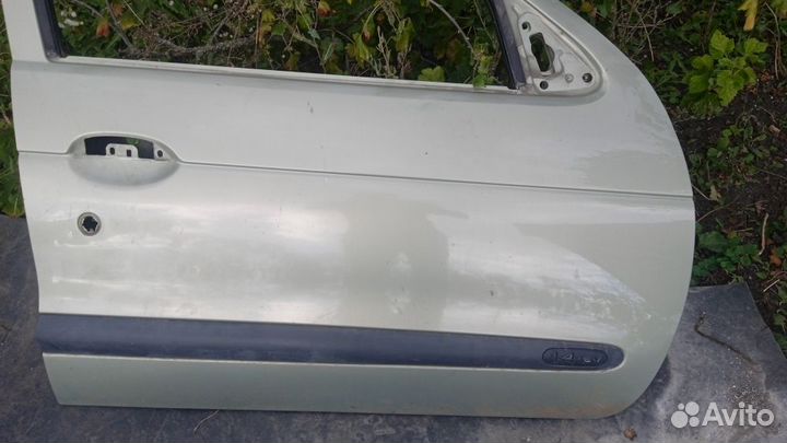 Дверь передняя правая Renault Megane