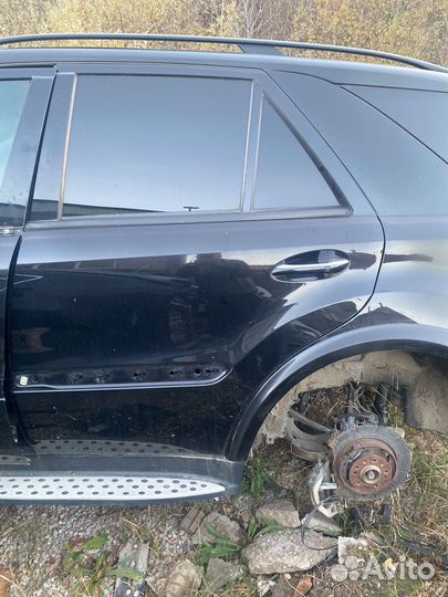 Задня дверь левая Mercedes-Benz ML 6.3
