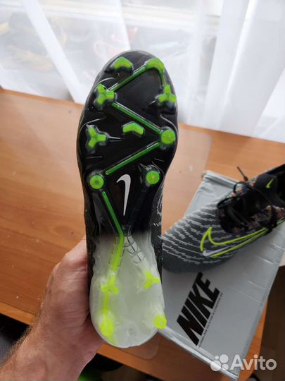 Футбольные бутсы