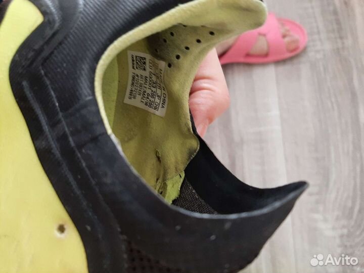 Футбольные бутсы adidas 33 размер