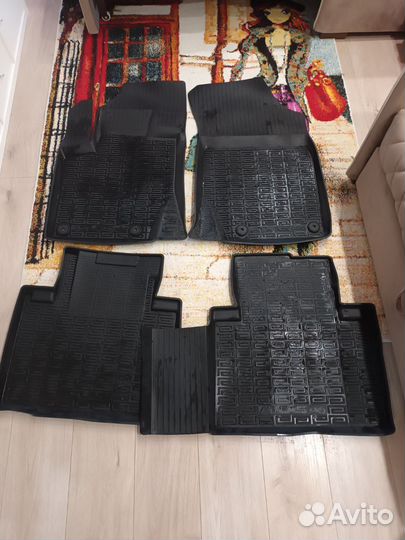 Комплект резиновых ковриков Джили Атлас